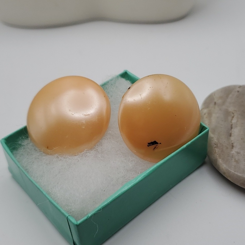Antique peach saucer screwback‎ earrings  E127